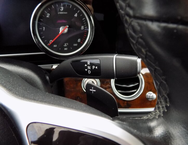 Mercedes-Benz Třídy E 27