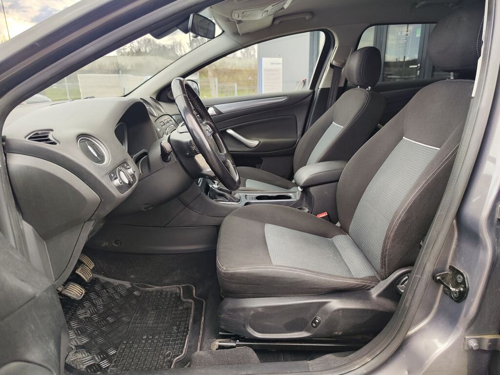 Ford Mondeo Kombi 1,6 l 118 kw