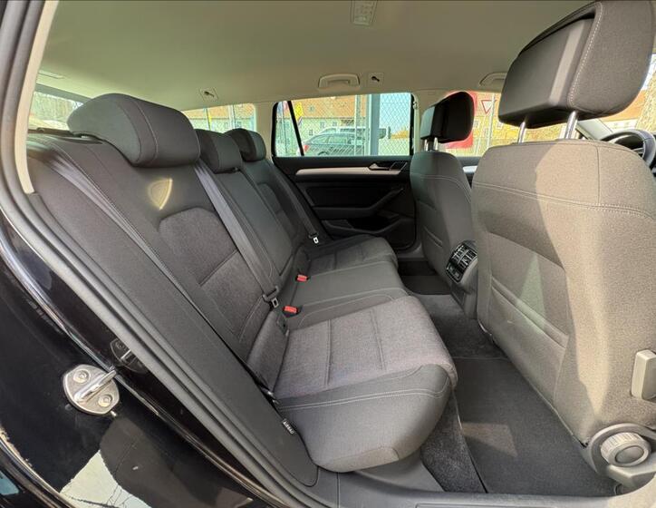 Volkswagen Passat 35