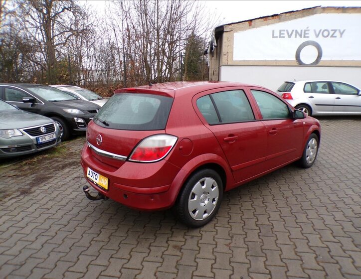 Opel Astra Hatchback 1,6 l 77 kw