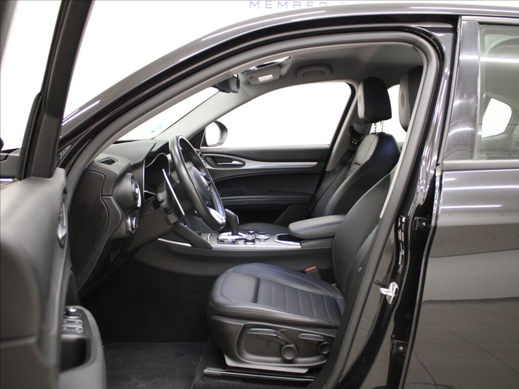 Alfa Romeo Stelvio SUV / Terénní 2,1 l 140 kw
