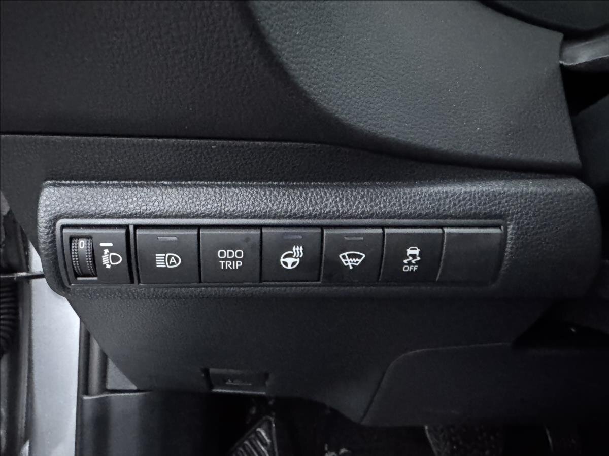 Toyota Corolla Sedan / Limuzína 1,8 l 72 kw