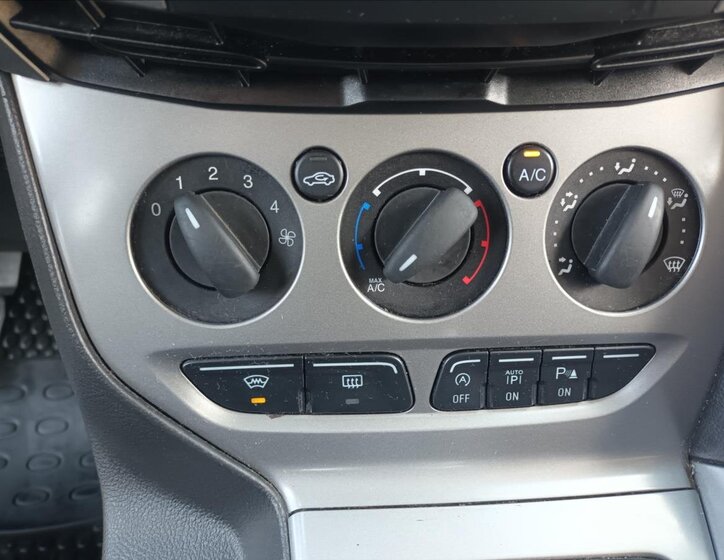 Ford Focus Kombi 998,0 92 kw