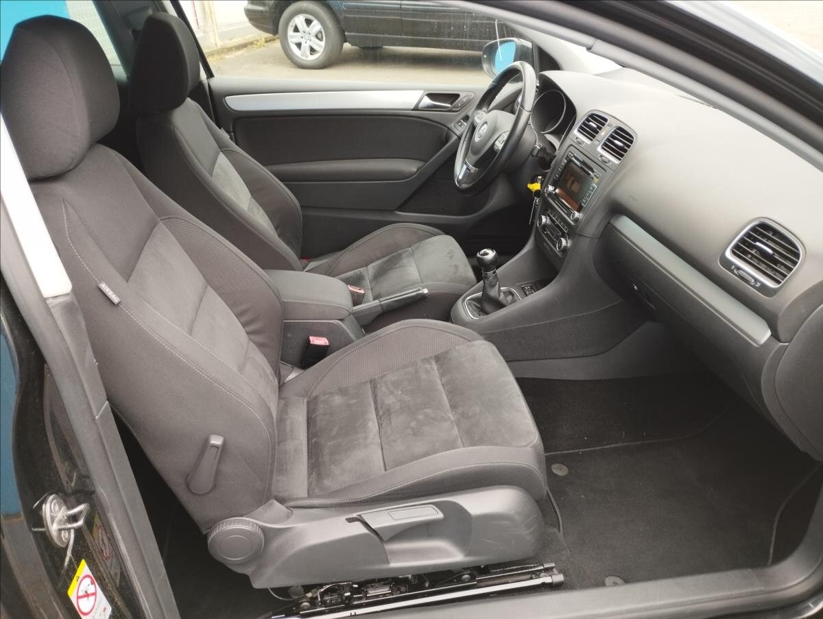 Volkswagen Golf Hatchback 1,4 l 118 kw