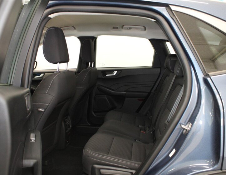 Ford Kuga SUV / Terénní 1,5 l 88 kw