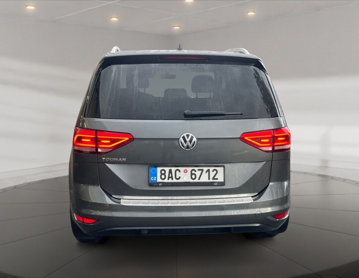 Volkswagen Touran 5
