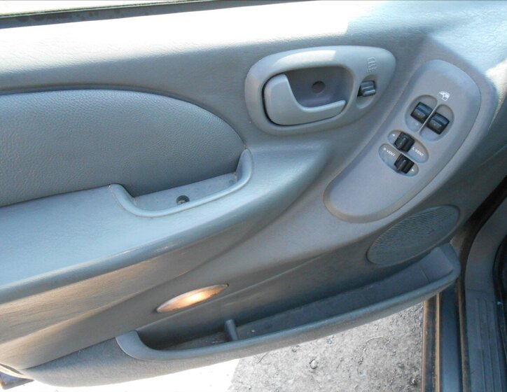 Chrysler Voyager Kombi 2,5 l 105 kw