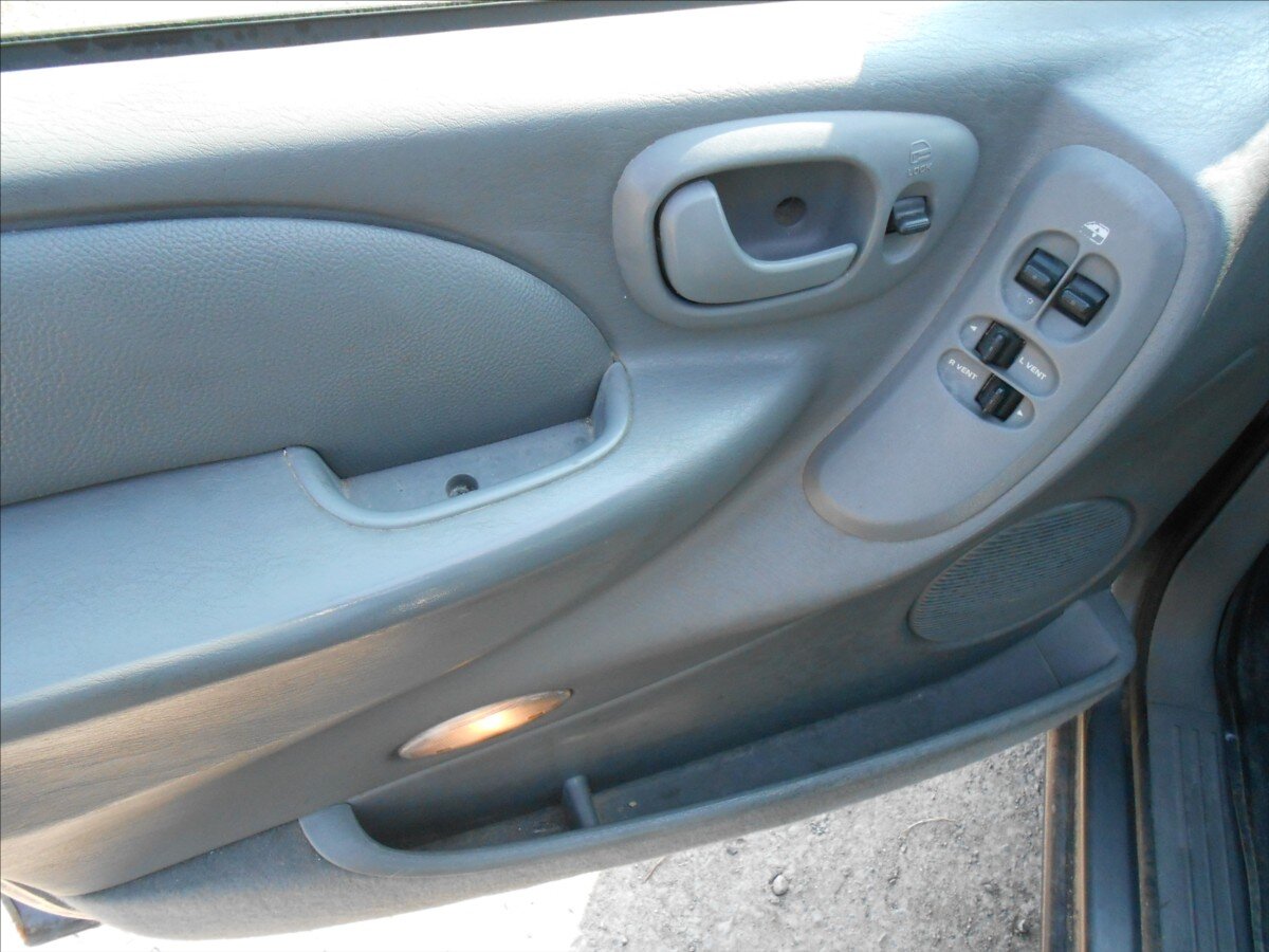 Chrysler Voyager Kombi 2,5 l 105 kw