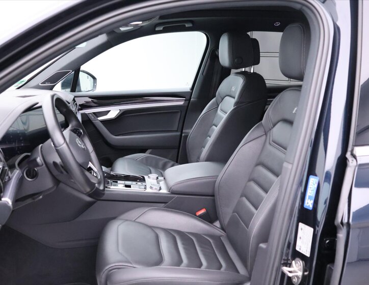 Volkswagen Touareg SUV / Terénní 3,0 l 210 kw