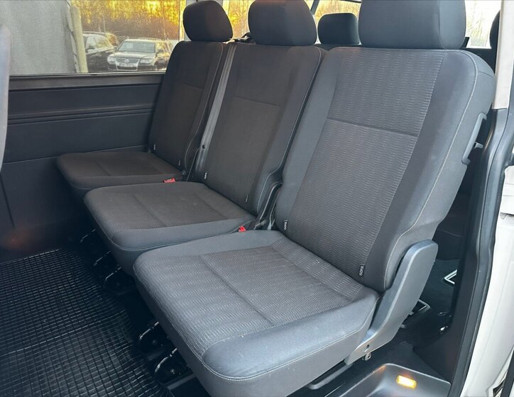 Volkswagen Caravelle Kombi 2,0 l 75 kw