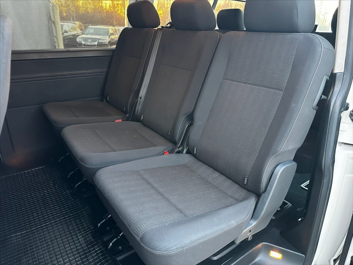 Volkswagen Caravelle Kombi 2,0 l 75 kw