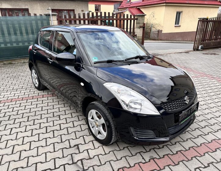 Suzuki Swift 1