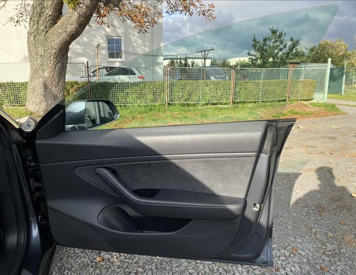 Tesla Model 3 30