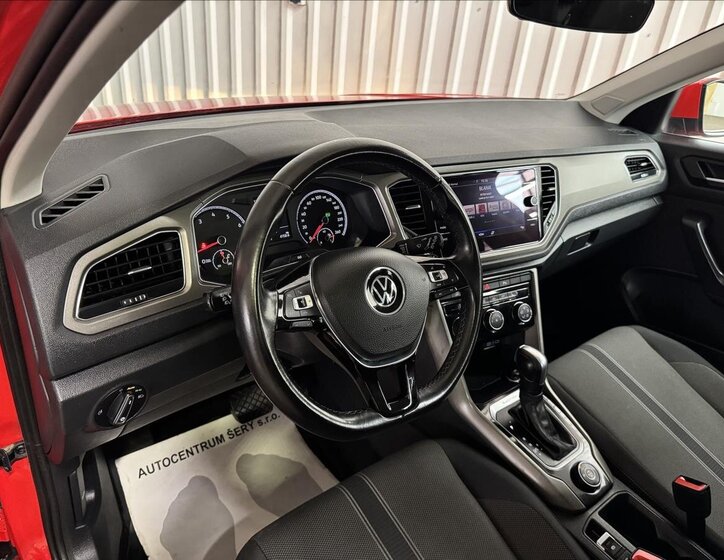 Volkswagen T-Roc SUV / Terénní 2,0 l 140 kw