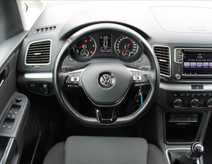 Volkswagen Sharan MPV 2,0 l 110 kw