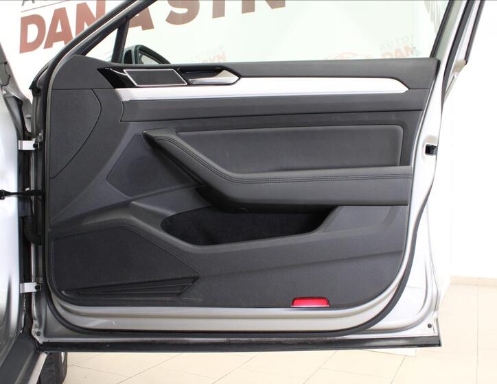 Volkswagen Passat 11