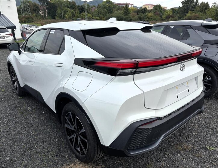 Toyota C-HR 4