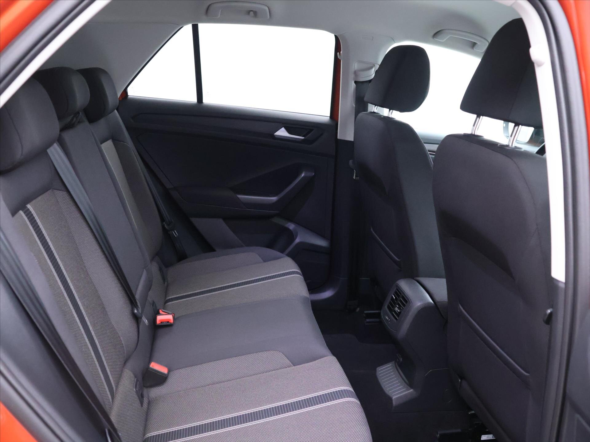 Volkswagen T-Roc SUV / Terénní 1,5 l 110 kw