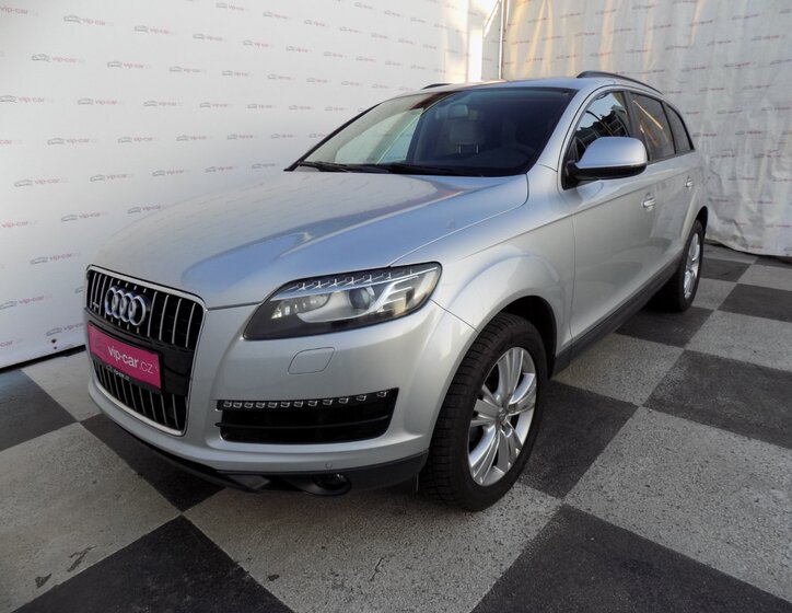 Audi Q7 1