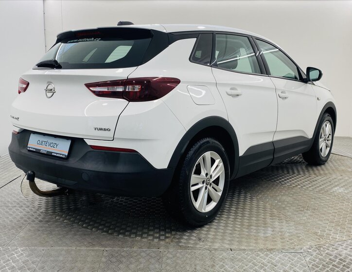 Opel Grandland X SUV / Terénní 1,2 l 96 kw