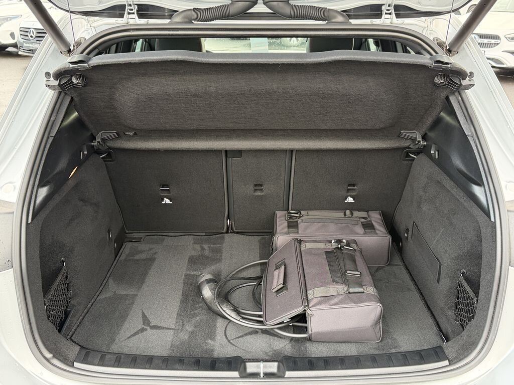 Mercedes-Benz GLA SUV / Terénní 1,3 l 160 kw