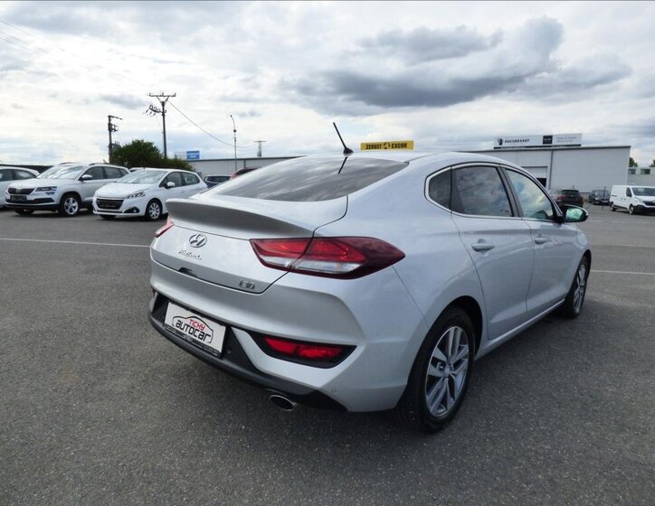 Hyundai i30 Liftback 1,6 l 100 kw