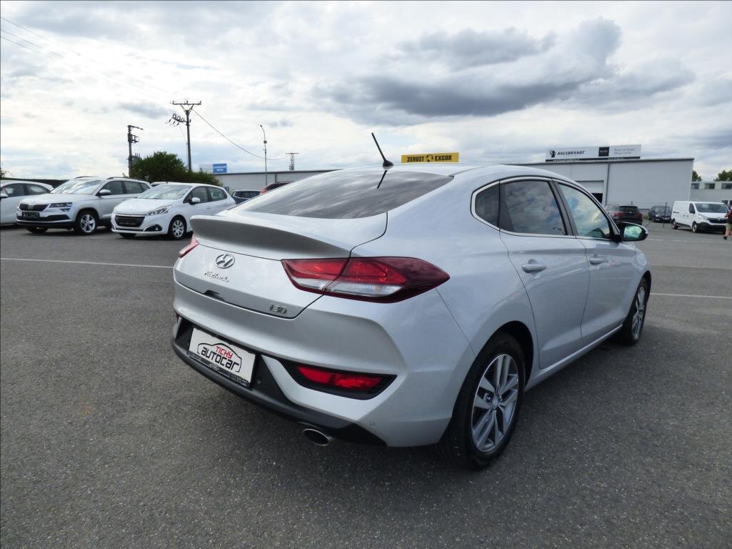 Hyundai i30 Liftback 1,6 l 100 kw