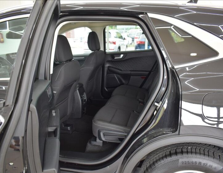 Ford Kuga SUV 1,5 l 110 kw