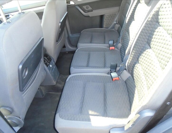 Volkswagen Touran 12