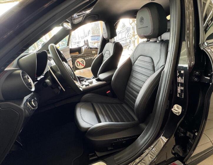 Alfa Romeo Giulia 10