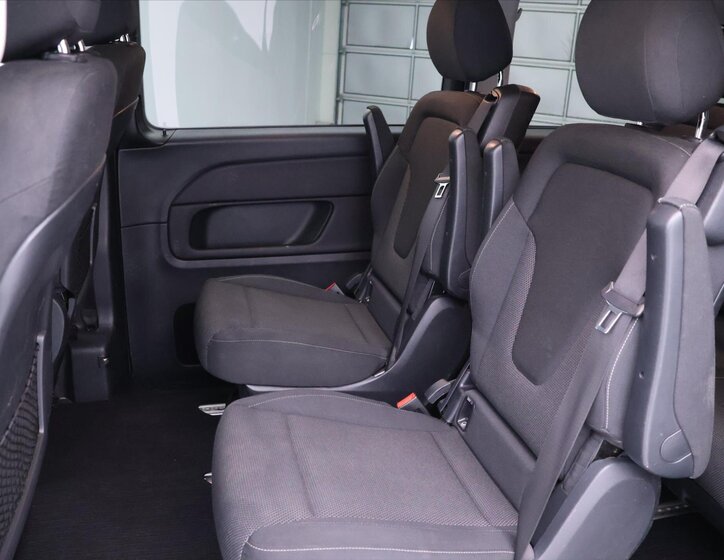 Mercedes-Benz Třídy V Kombi 2,1 l 140 kw