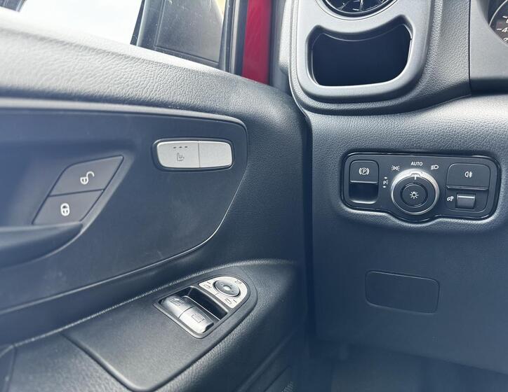 Mercedes-Benz Vito 13