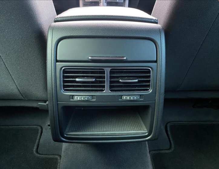 Volkswagen Touareg SUV / Terénní 3,0 l 176 kw