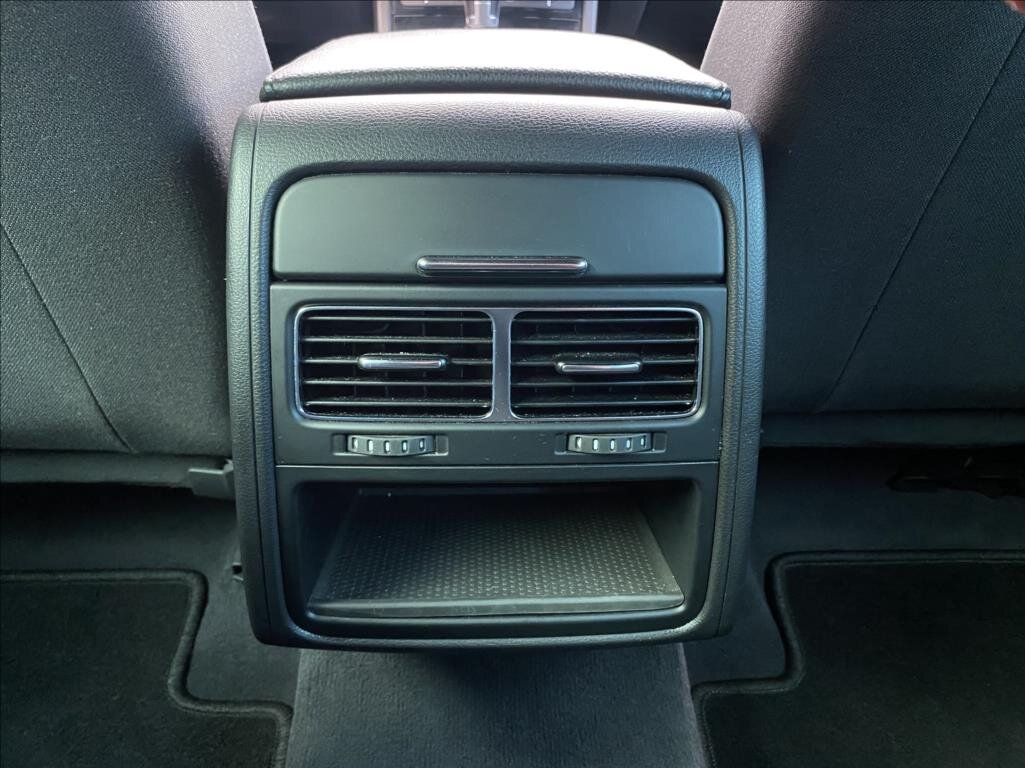 Volkswagen Touareg SUV / Terénní 3,0 l 176 kw