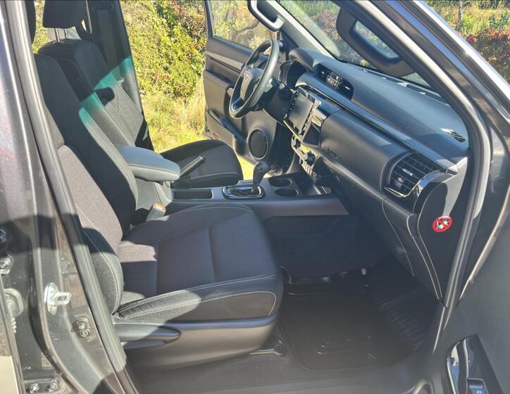 Toyota Hilux 11