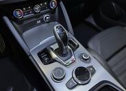 Alfa Romeo Stelvio 16