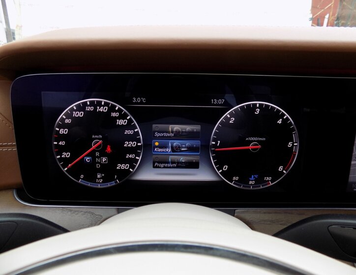 Mercedes-Benz Třídy E Sedan 2,0 l 143 kw