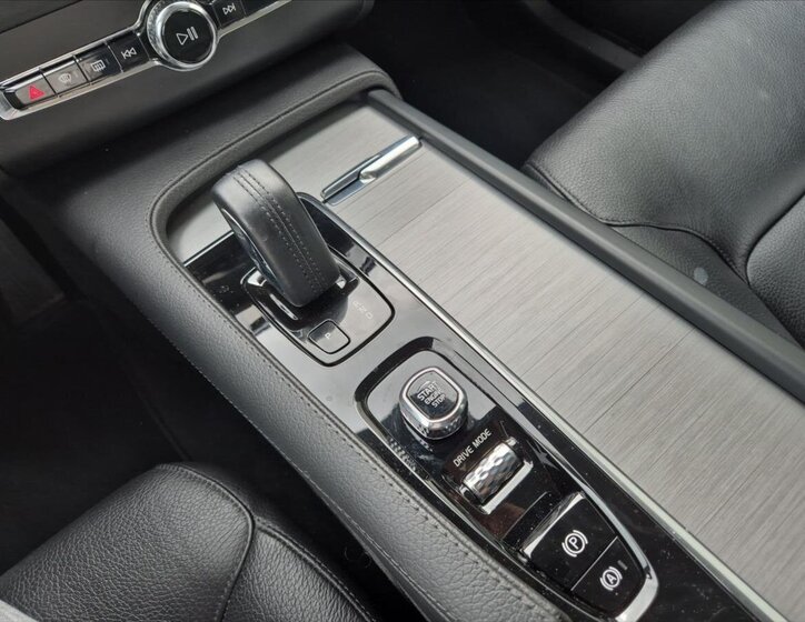 Volvo XC90 SUV / Terénní 2,0 l 173 kw