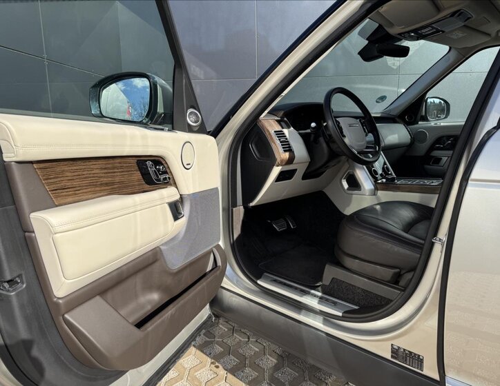 Land Rover Range Rover SUV / Terénní 3,0 l 221 kw