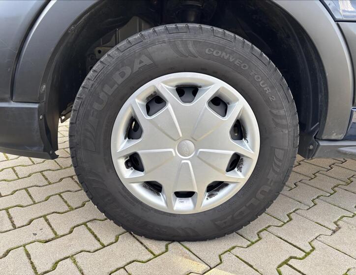Ford Transit 9