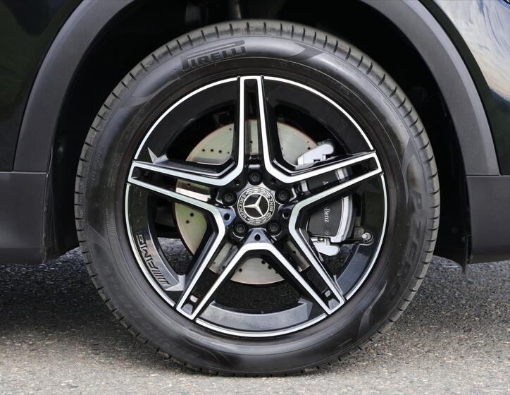 Mercedes-Benz GLB 44