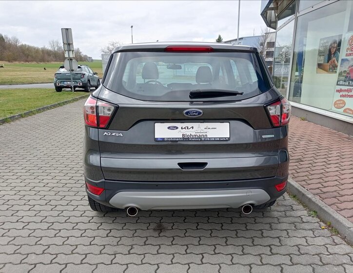 Ford Kuga SUV / Terénní 1,5 l 88 kw