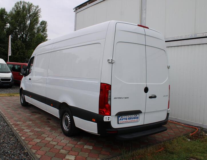 Mercedes-Benz Sprinter 3