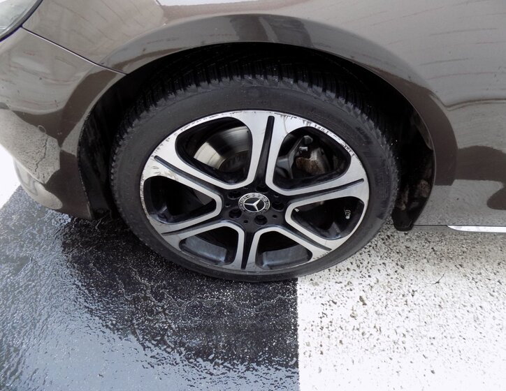 Mercedes-Benz Třídy E Sedan 2,0 l 143 kw