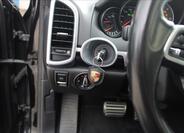 Porsche Cayenne SUV 4,1 l 283 kw