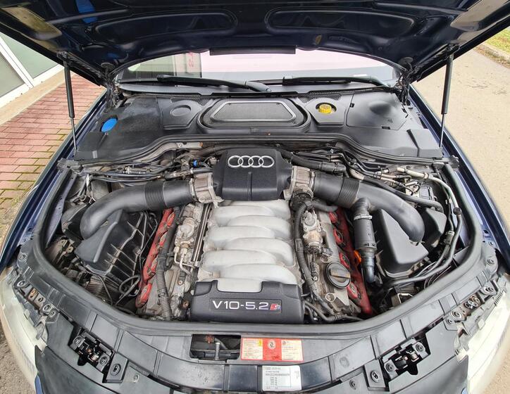 Audi S8 39