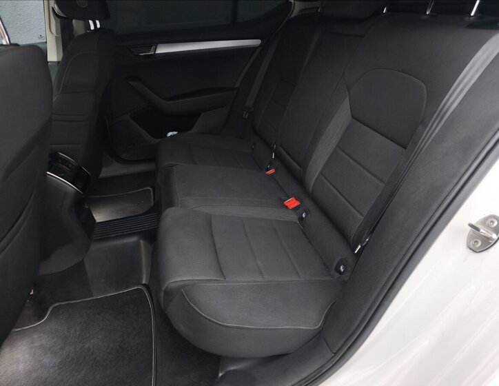 Škoda Superb Sedan 2,0 l 110 kw