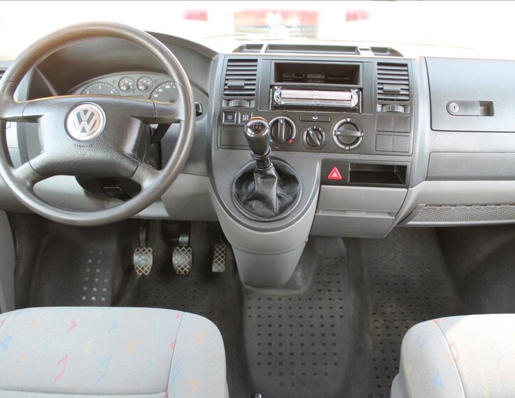Volkswagen Transporter Kombi 2,5 l 96 kw