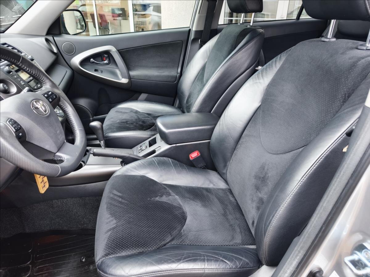 Toyota RAV4 Kombi 2,0 l 116 kw