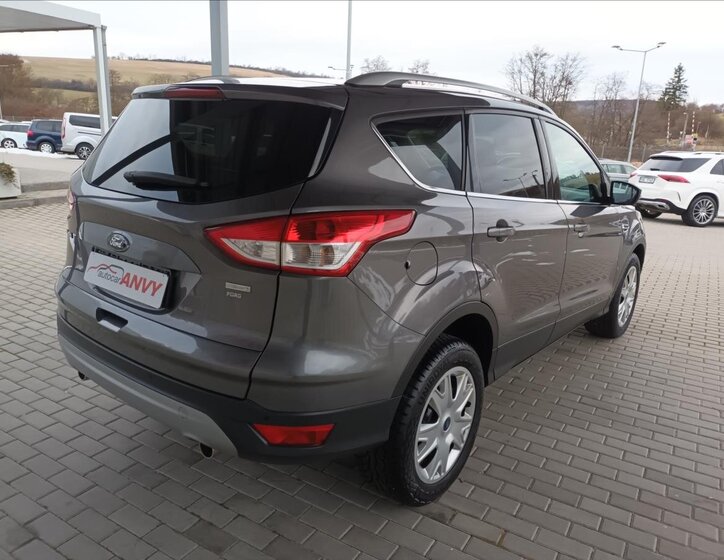 Ford Kuga SUV 1,6 l 110 kw